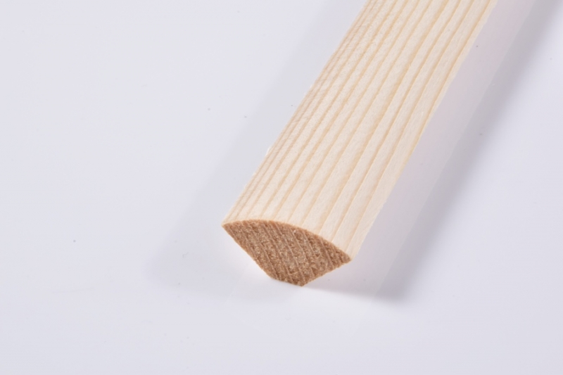 Ćwierćwałek wypukły 20x20 ŚWIERK